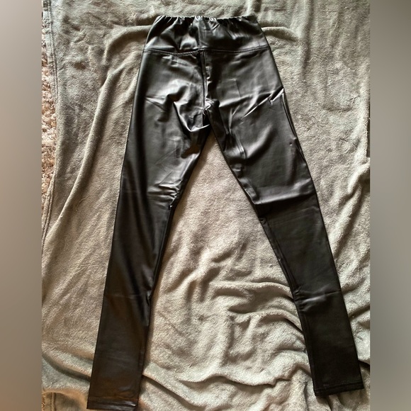 Revamped Faux Leather Leggings - Picture 4 of 5